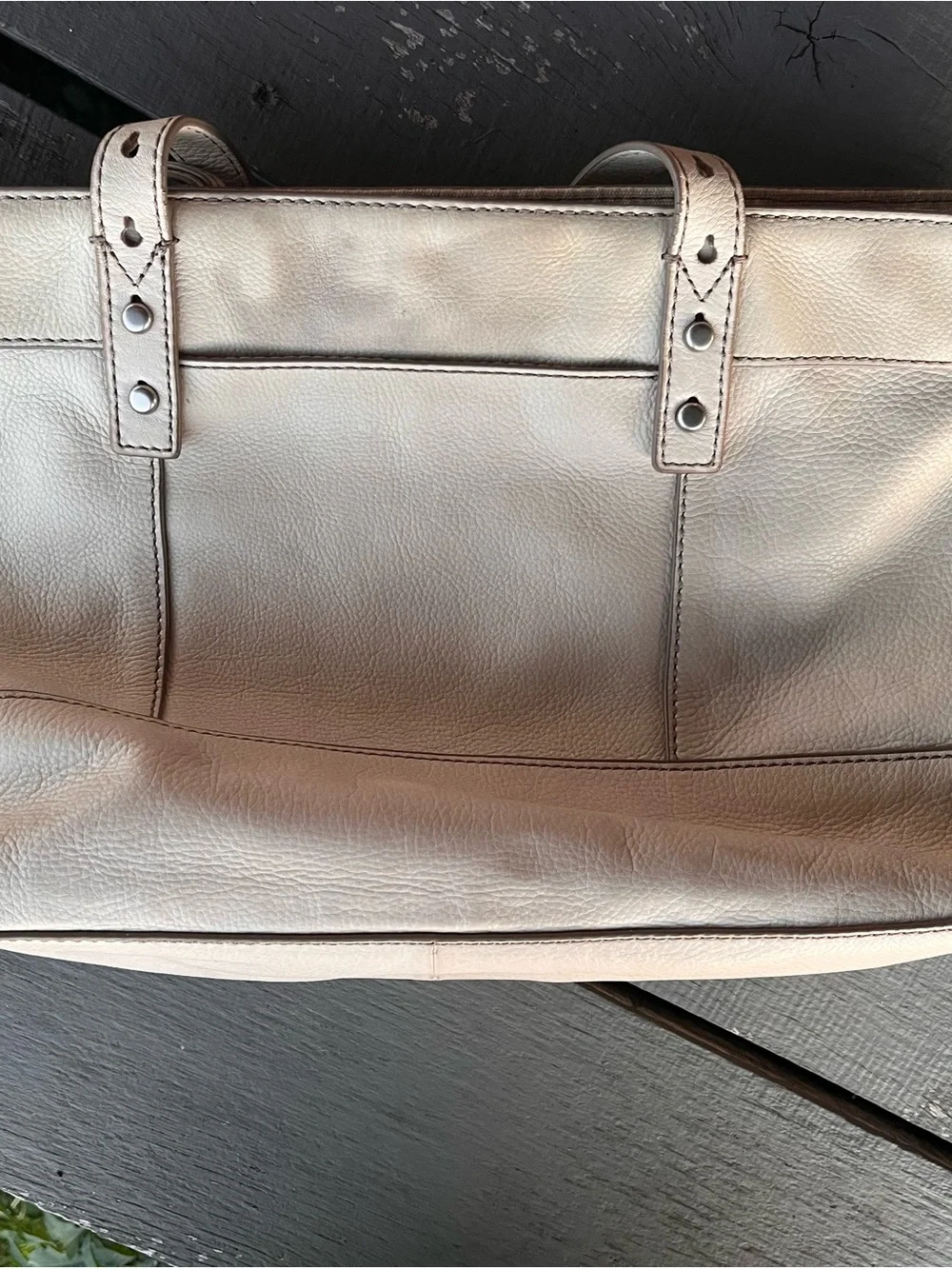 Fossil spacious shoulder